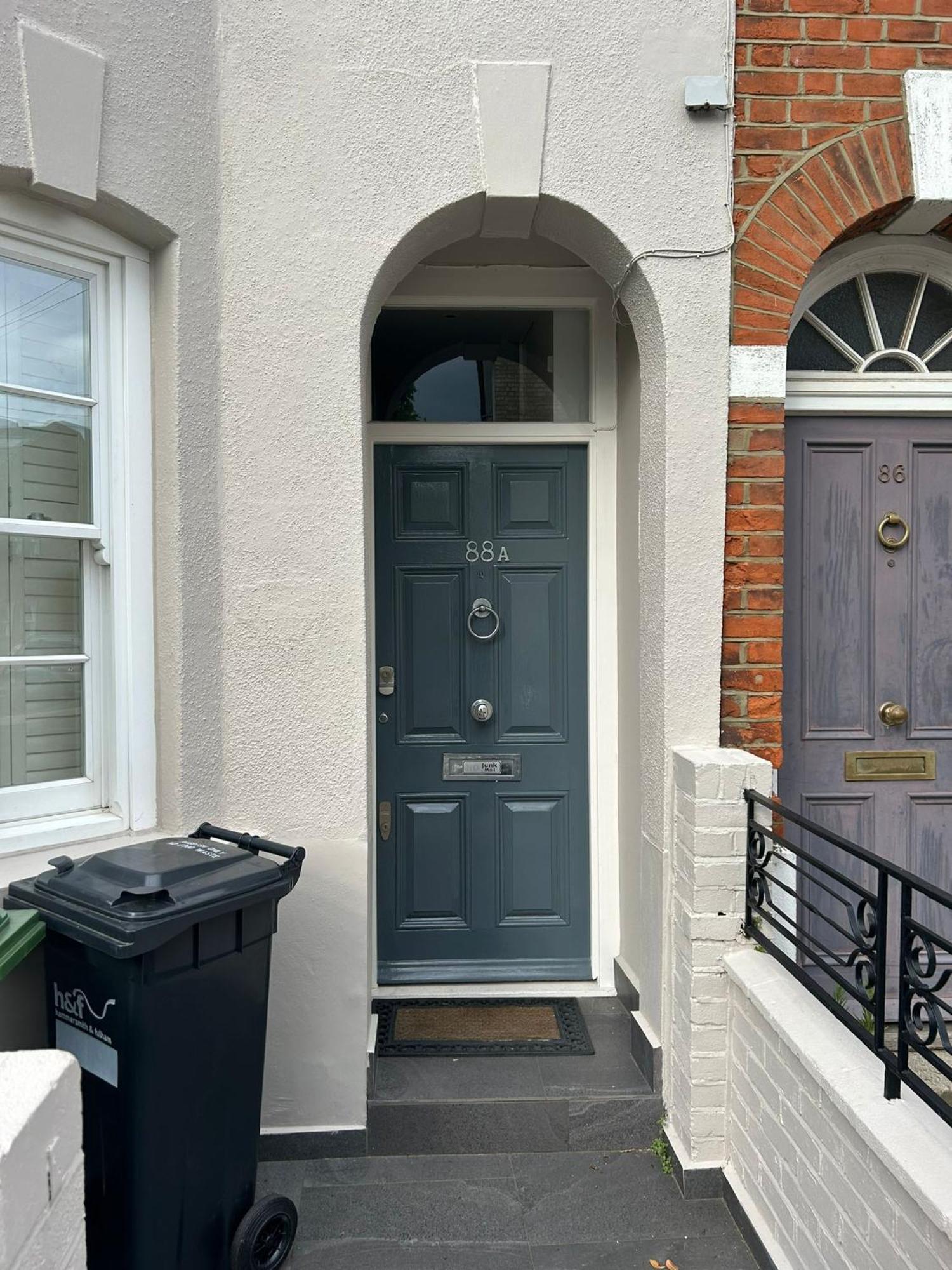 Beautiful And Spacious 2 Bed, 2 Bath Apartment Bordering Fulham And Chelsea - Entire Apartment With Private Entrance Londra Exterior foto